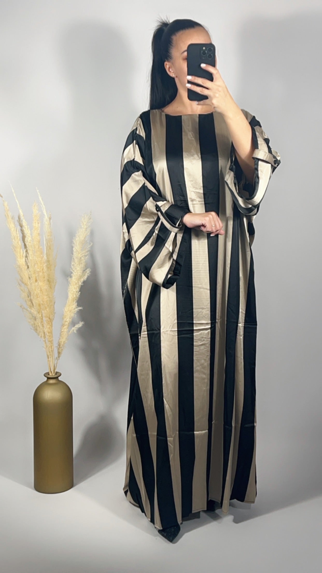 Abaya Amira